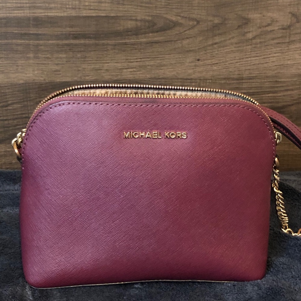 Michale Kors Saffiano crossbody bag